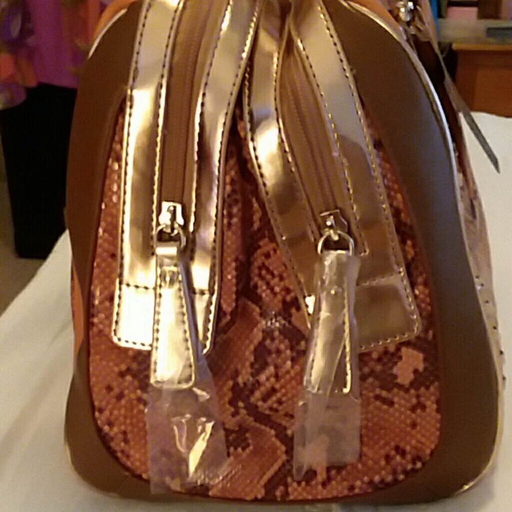 Beautiful Sharif two pocket snake leather handbag. - Picture 2 of 4